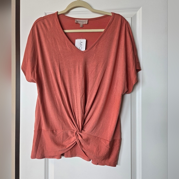 Philosophy VNeck Twist Front top - Picture 5 of 10